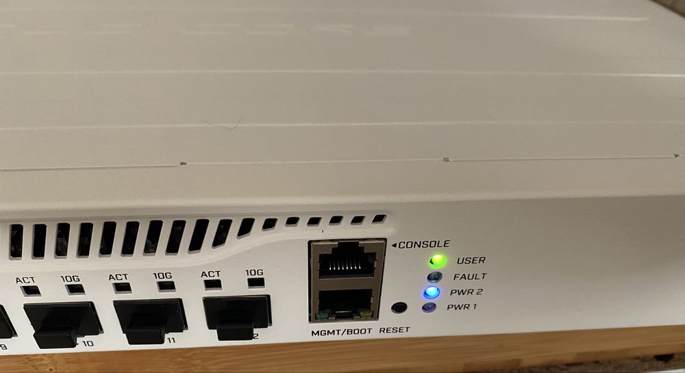 Sprzedam switch Mikrotik