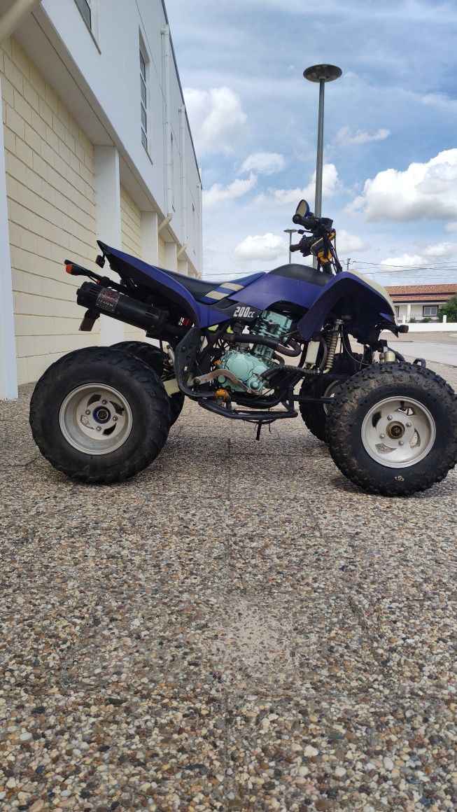 Vendo ou troco Moto 4 200cc