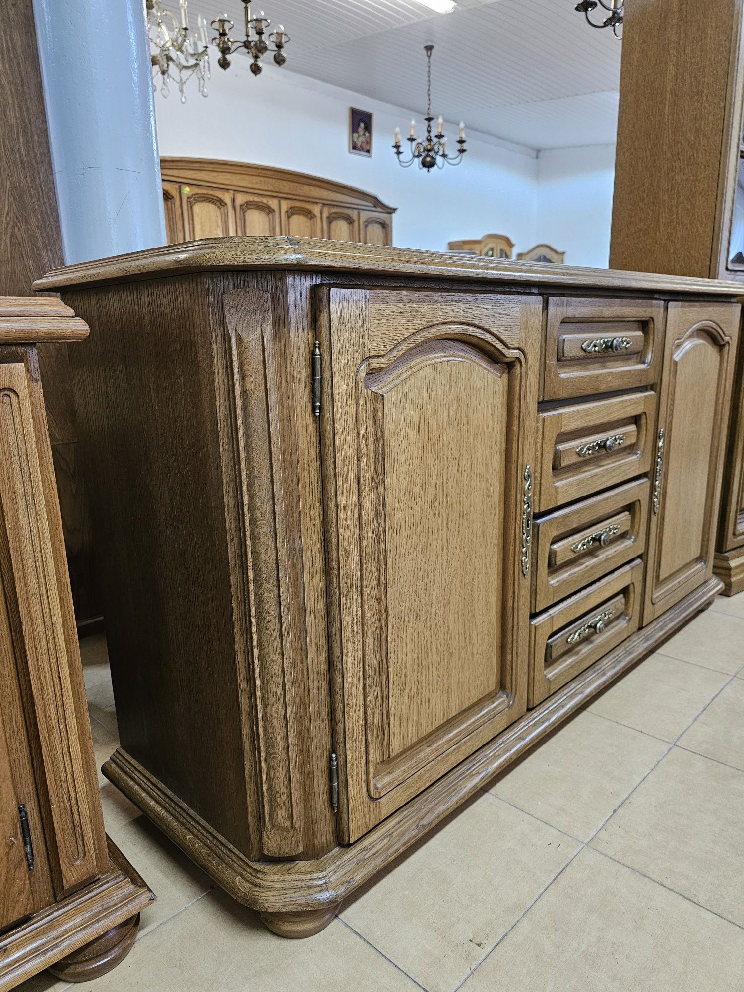 Komoda    dębowa