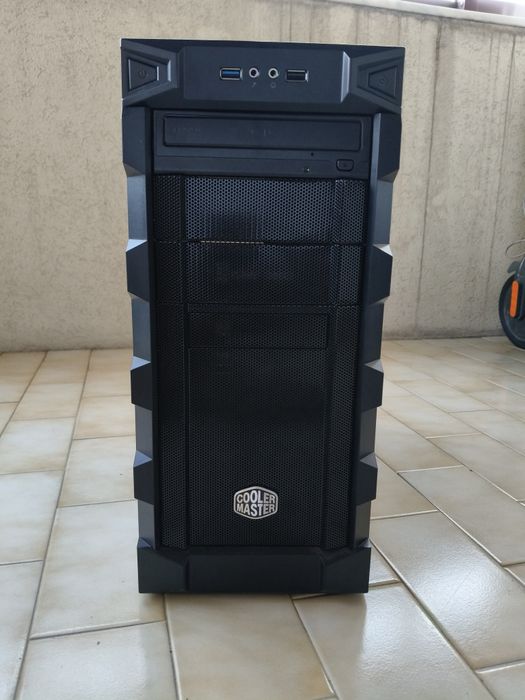 Caixa Cooler Master Micro ATX com leitor de DVD