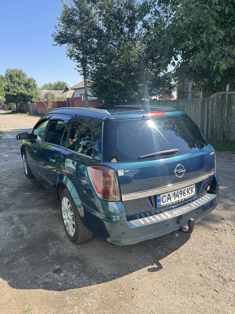 Opel Astra 1.9 SDTI в рідні фарбі