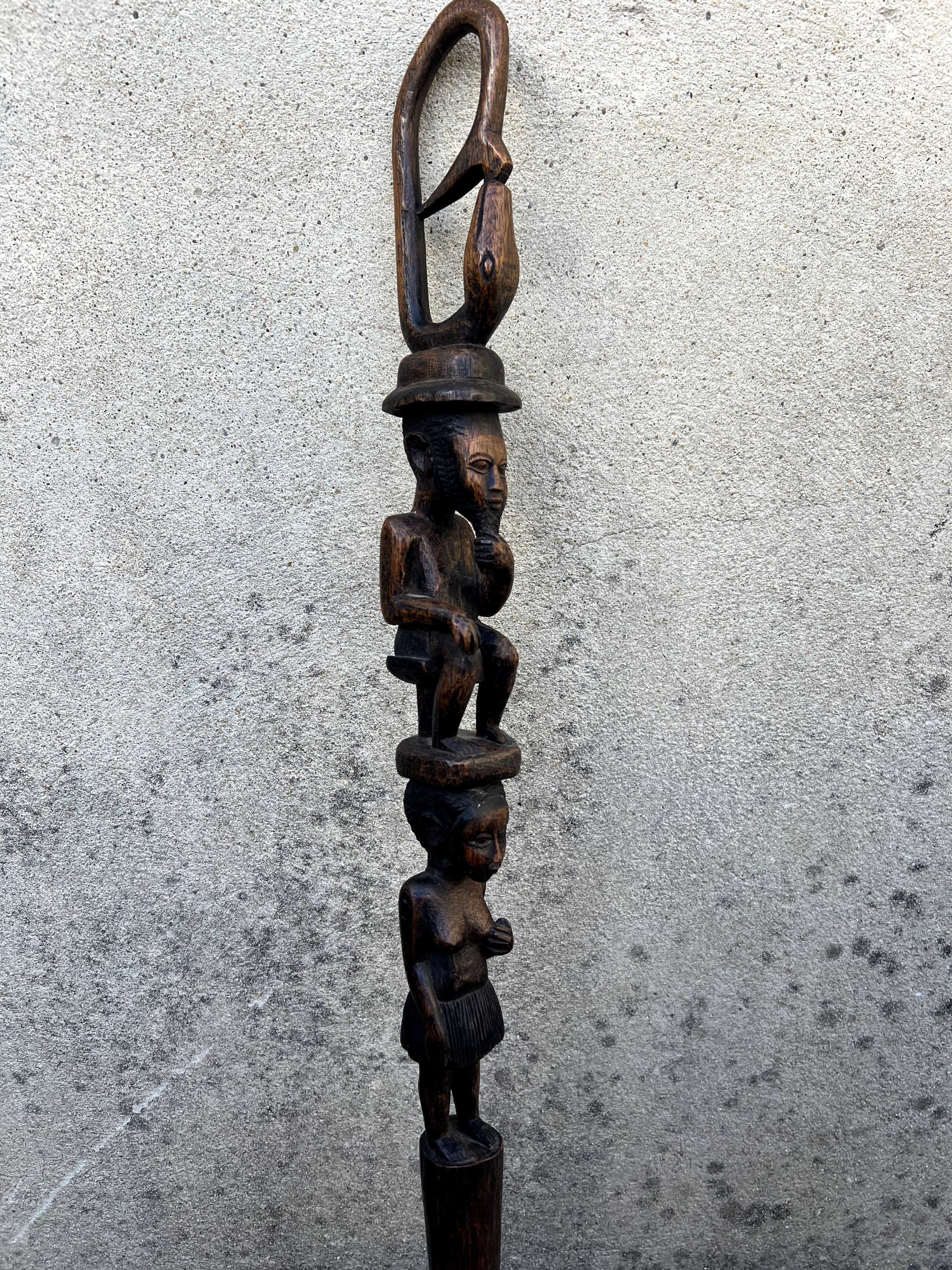 Bengalas africanas de madeira