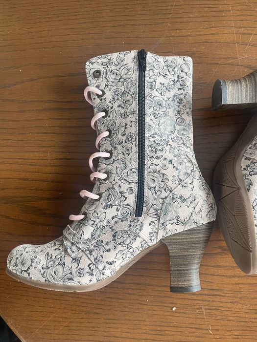 Buty na obcasie Deerberg skórzane