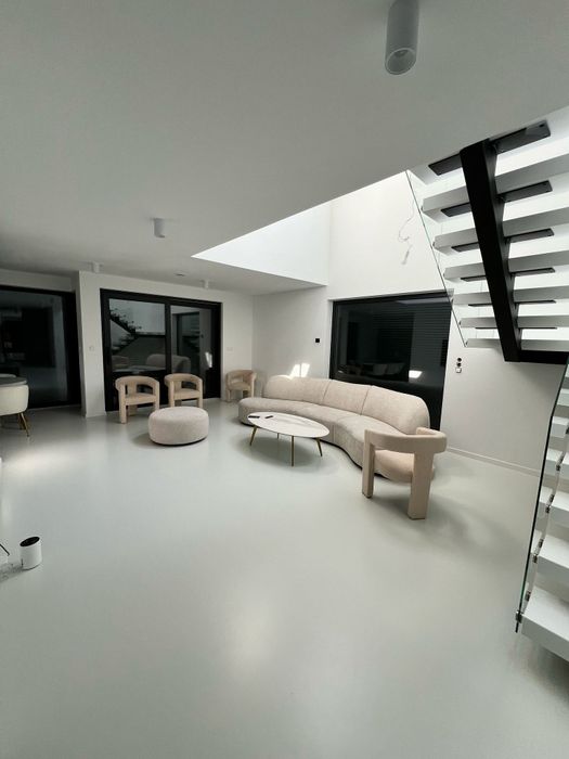 Posadzki z żywic, podłogi epoksydowe, garaż, hala, magazyn, remont