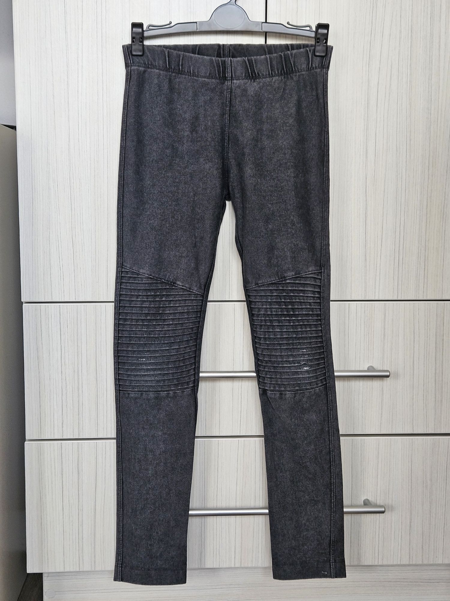 KappAhl eleganckie spodnie dresowe 122/128 cm