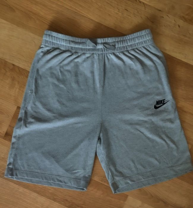 Спортивні шорти Nike