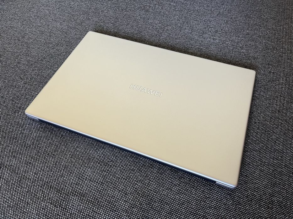 Huawei MateBook D 15 – i3 / 8 GB RAM / 256 GB SSD