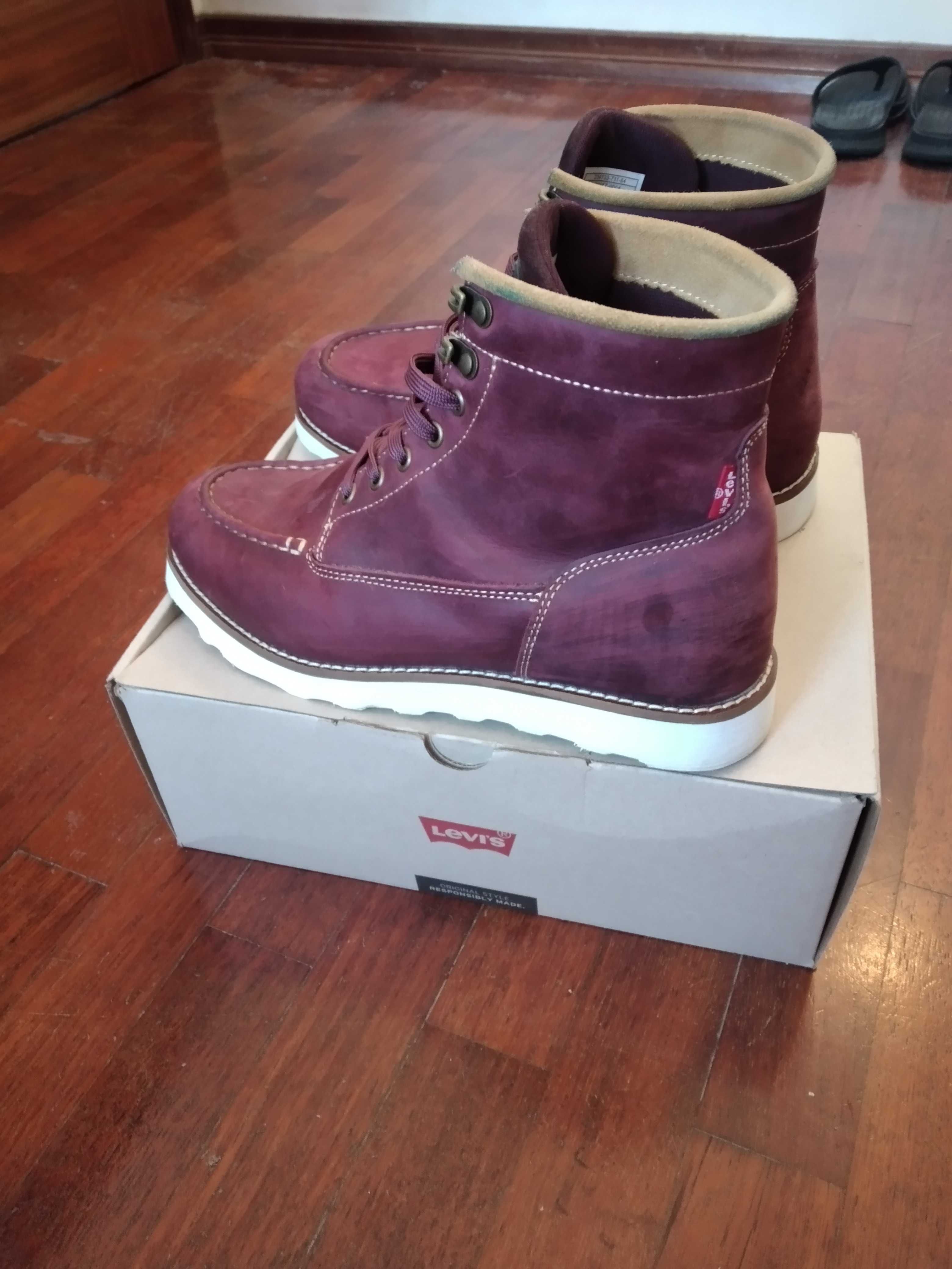 Vendo botas Levis moc toe