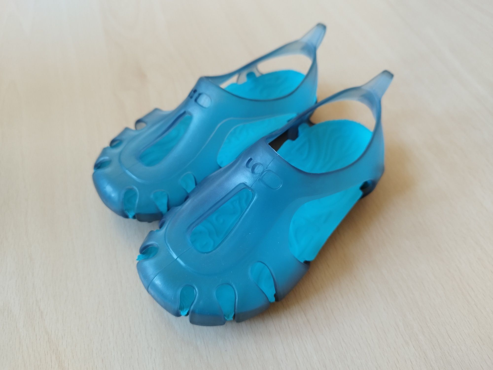 Niebieskie buty do wody basen Nabaiji 25 Decathlon