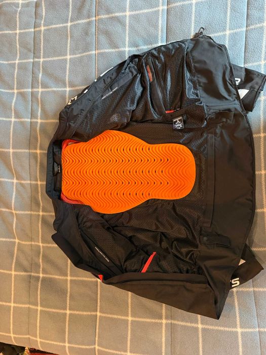 Casaco Alpinestars T-GP Plus R V4 c/ protetor de costas