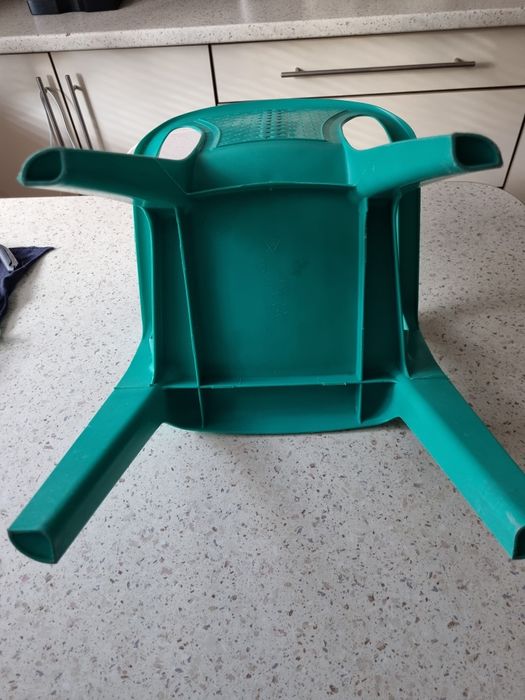 Krzesełko plastikowe dziecięce używane