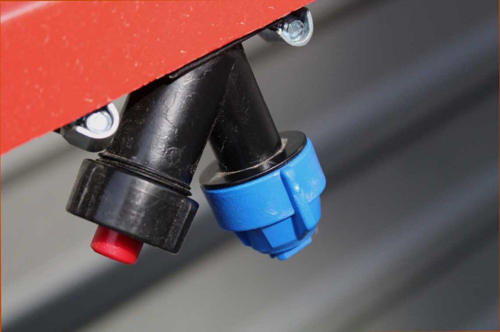 штанговий обприскувач оприскувач марцепласт бочка 800 л для трактора