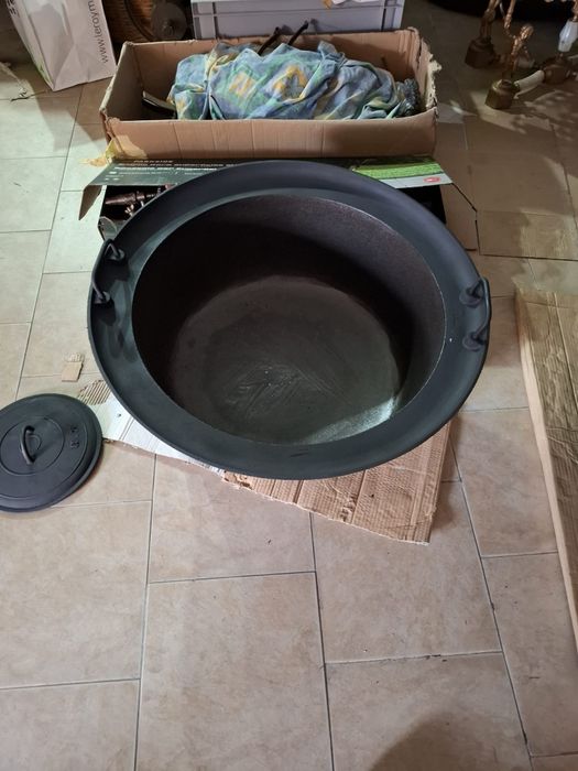 Duas Panelas/Potes antigas em excelente estado. Novas.