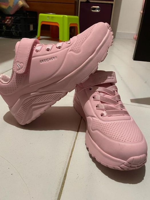 Vende-se ténis da Skechers n 33