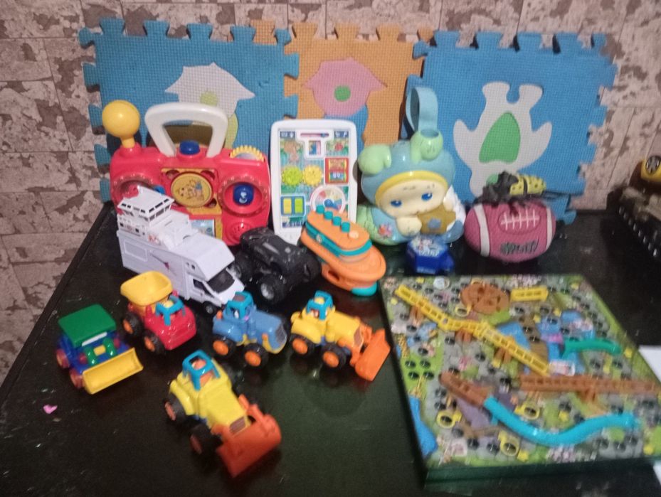 Коробок интерактивных музыкальных игрушек