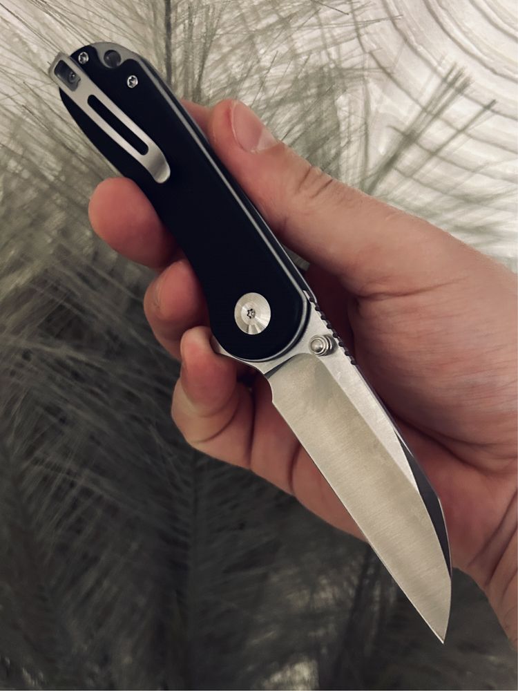 Ніж на EDC Civivi Elementum Wharncliffe