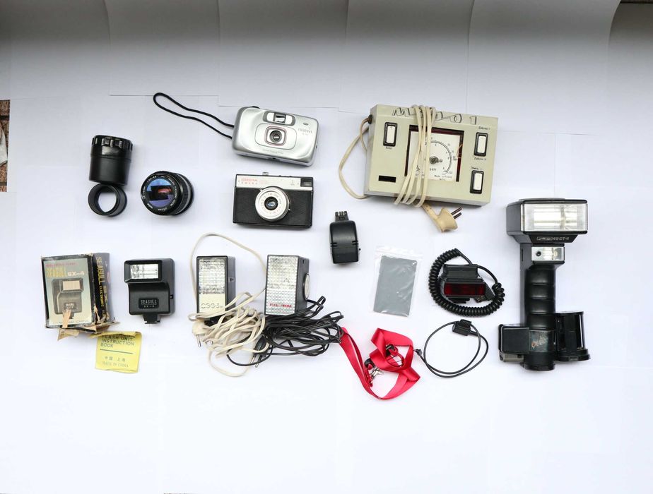 Akcesoria foto DUŻY ZESTAW - obiektyw, aparaty, lampy BŁYSKOWE PRL NRD
