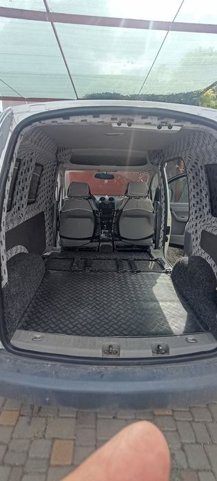 Volkswagen caddy 2010. 1.9. автомат.