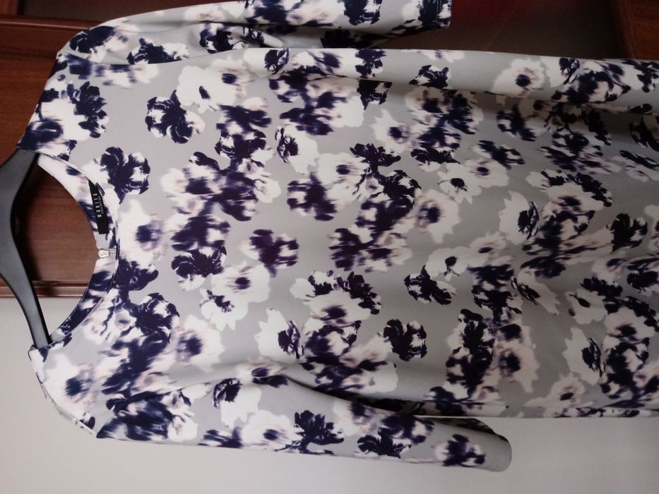 Elegancka sukienka  Mohito S