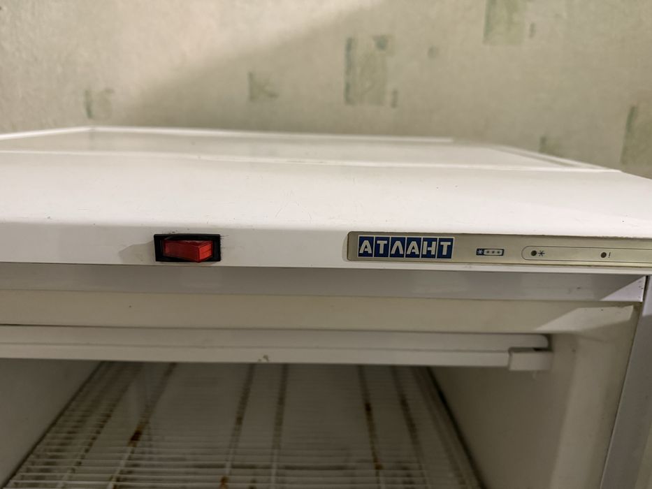Продам морозильную камеру Атлант