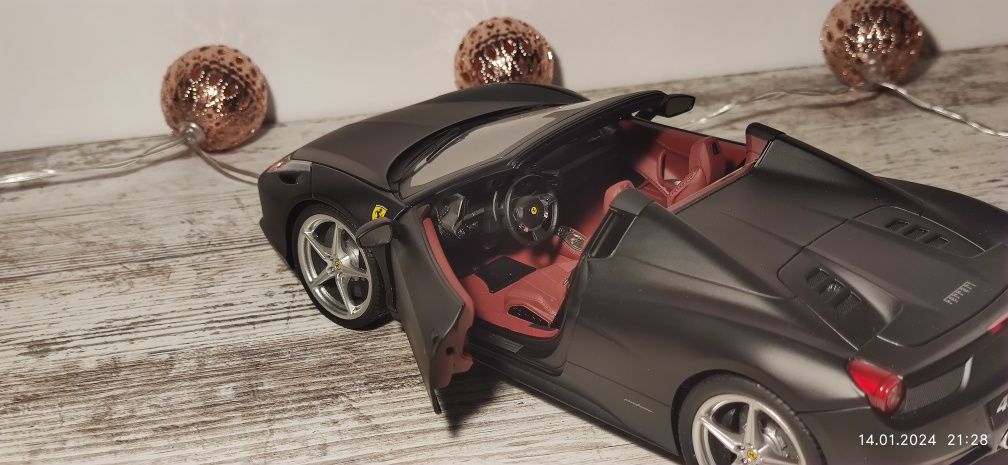 Ferrari  458 spider,mat.1:18 H.W.(norev Otto)