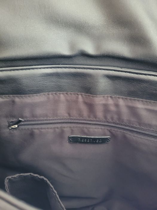 Pikowana torebka na łańcuszku