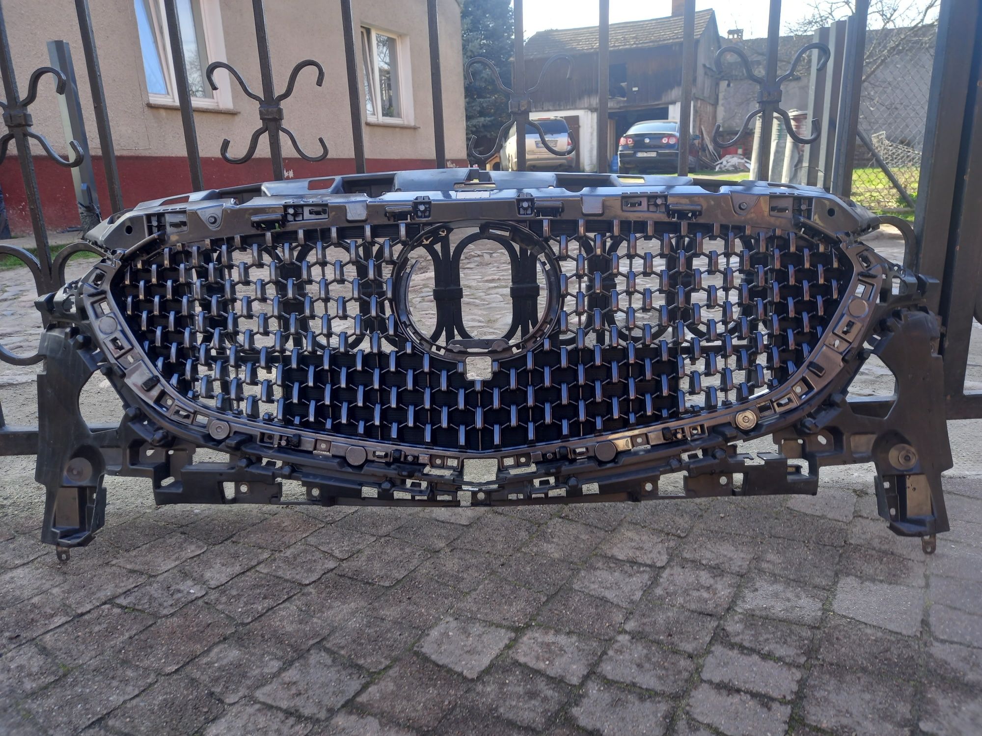 Przedni grill Mazda 6 GJ lift