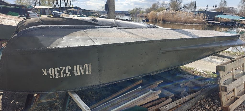 Лодка южанка с местом