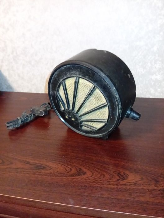 Гучномовець старовинний