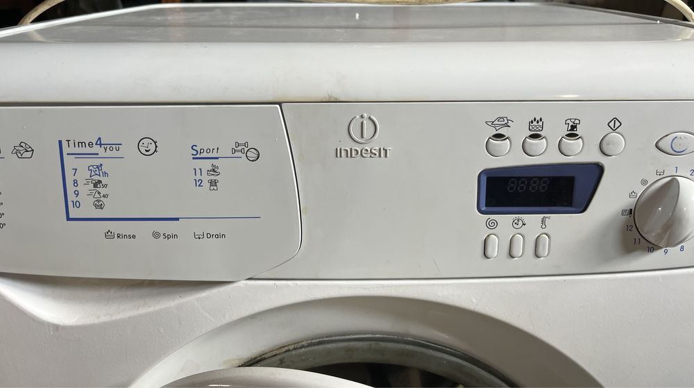 Пральна машинка Indesit