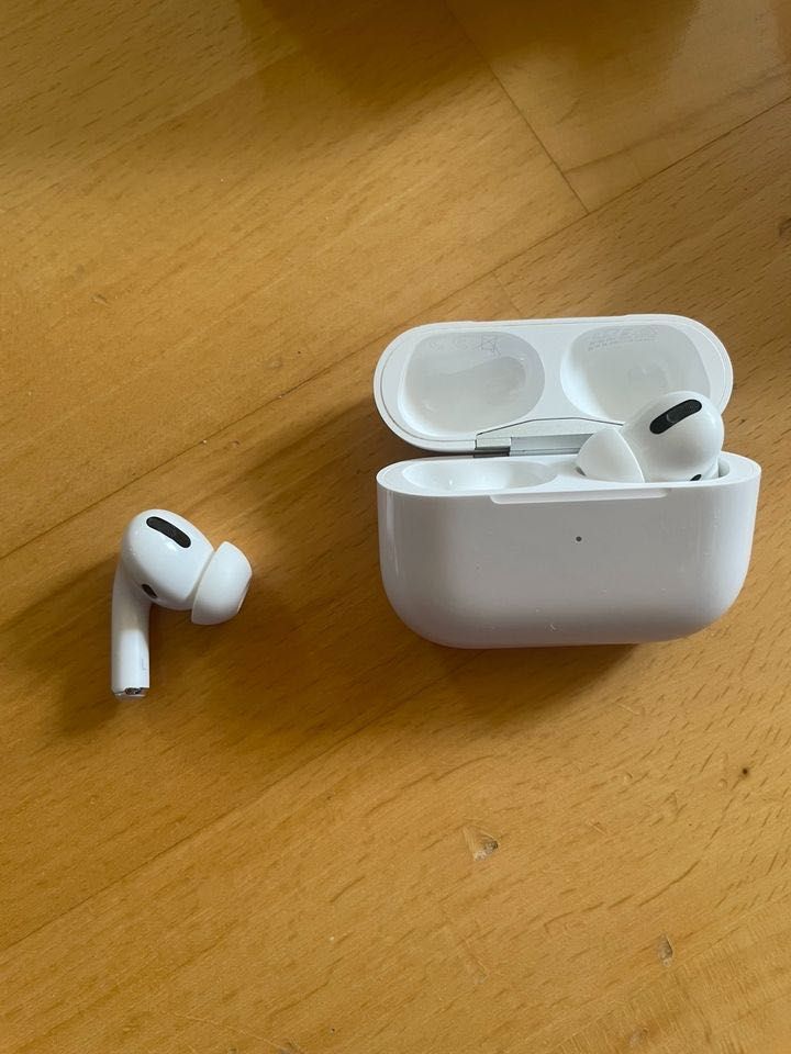 Продам AirPods Pro 1 в ідеальному стані