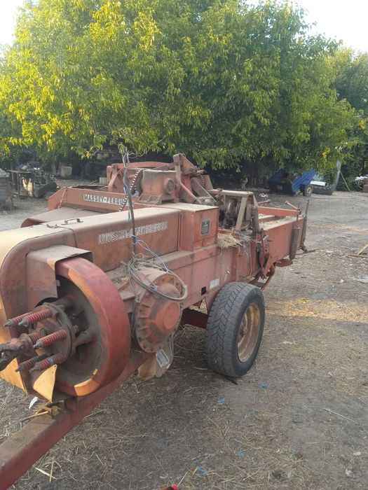 Прес підбирач Massey Ferguson