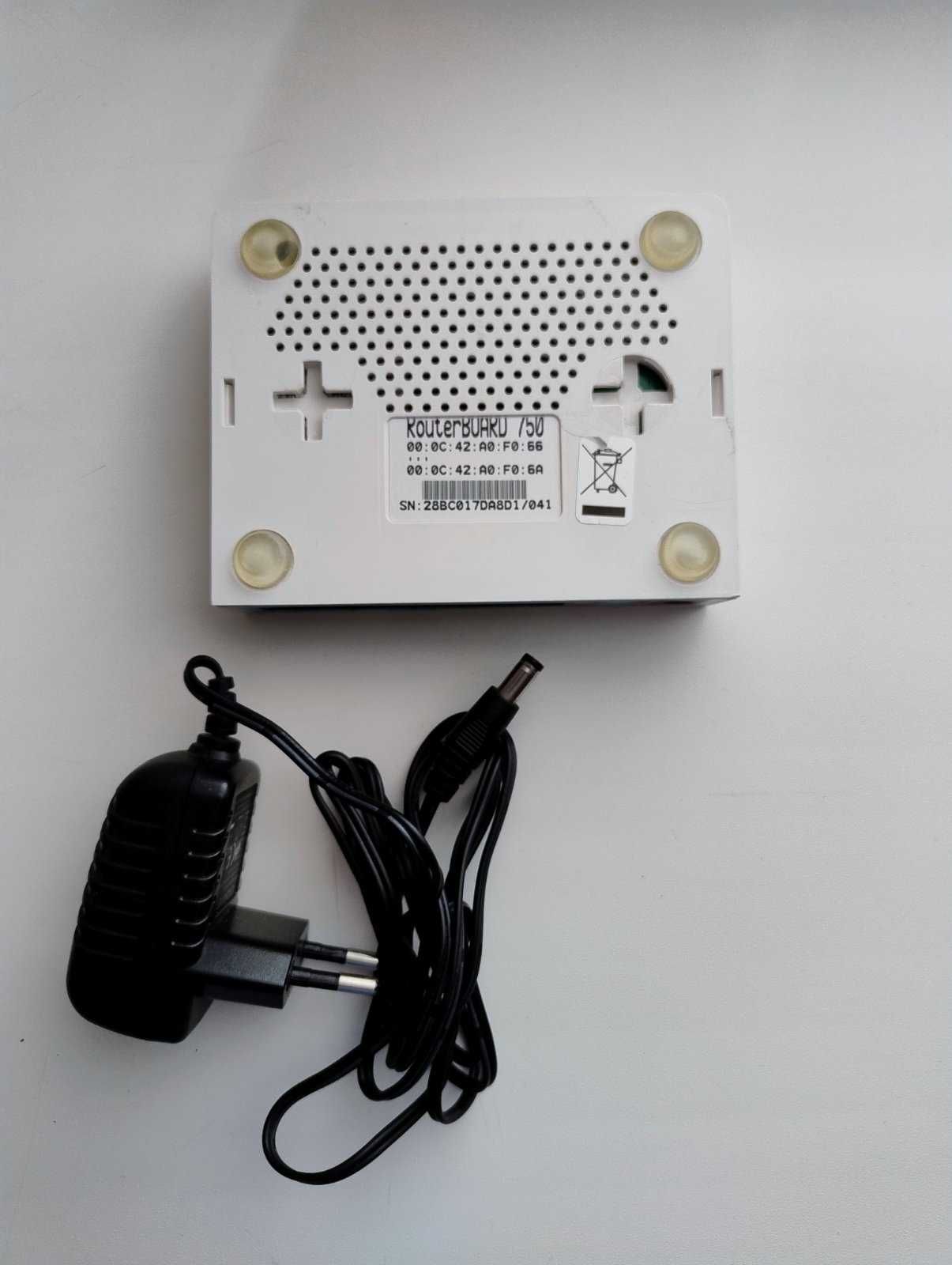 продам маршрутизатор Mikrotik RouterBoard 750