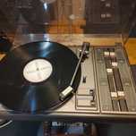 Gramofon w dobrym stanie