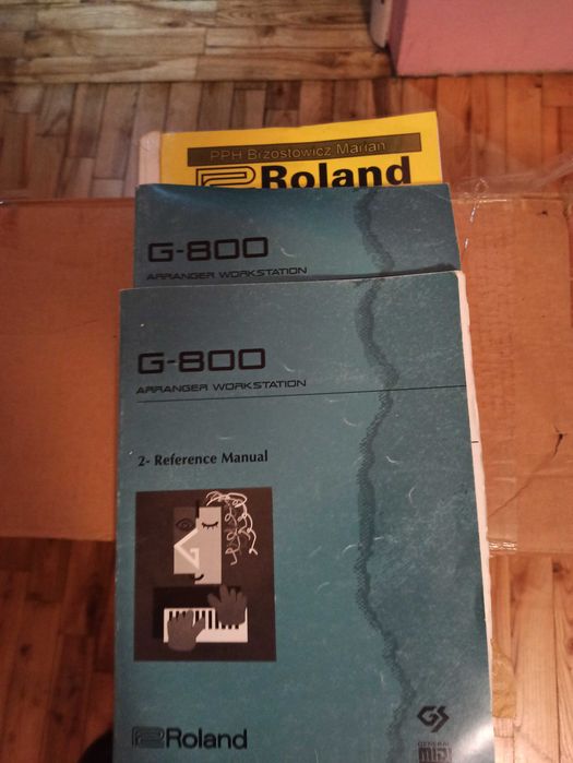 Organy Roland G-800 + głośniki estradowe że wzmacniaczem