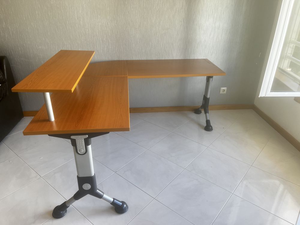 Secretaria em L com prateleira