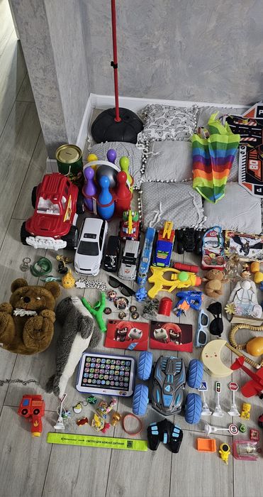 Іграшки дитячі одним лотом