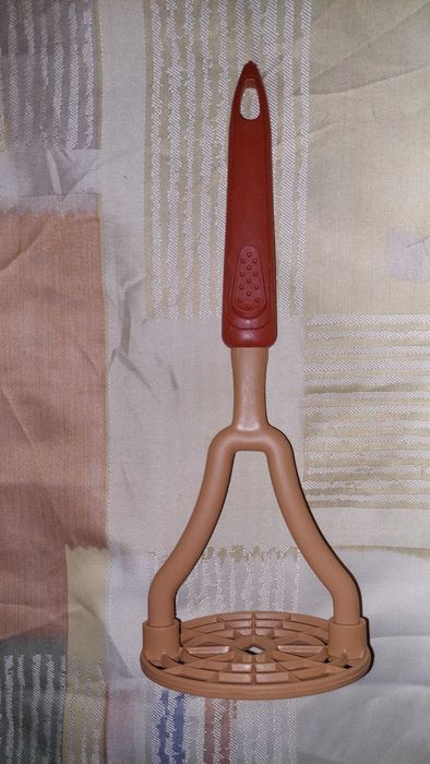 Картопледавка картофелемялка товкачка для картоплі пластикова посуд