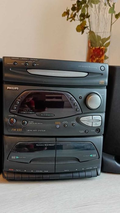 Wieża CD/ kasetowa firmy Philips FW 335
