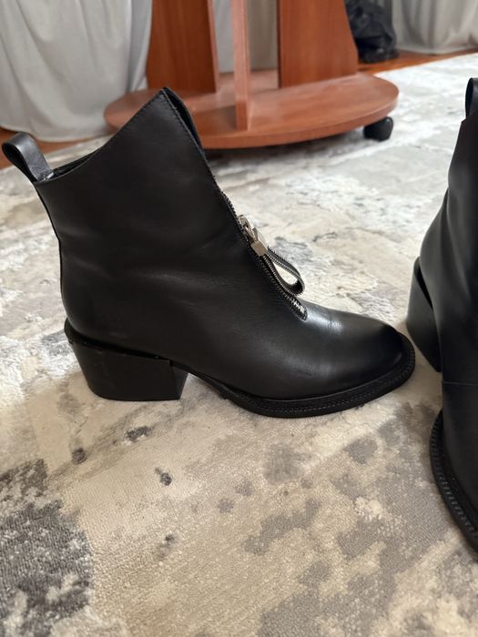 Жіночі осінні ботинки