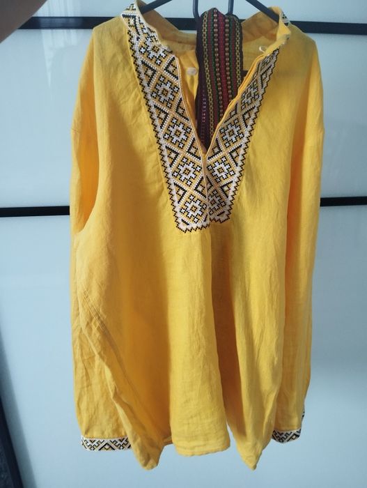 Стильна вишиванка для хлопця