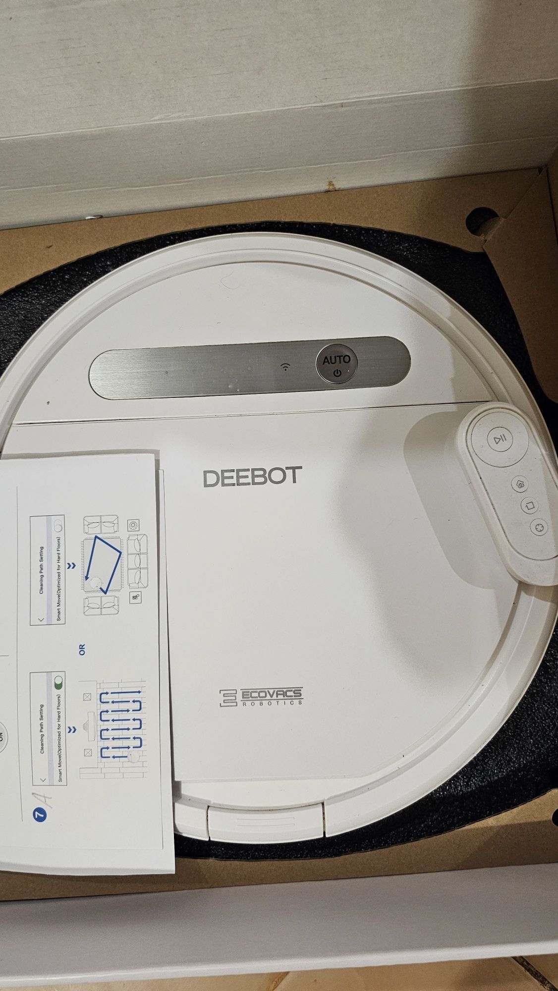 Робот-пылесос ECOVACS DEEBOT OZMO 610 White