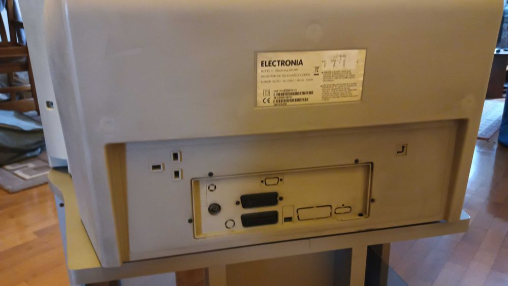 TV Eletronia  +  Móvel