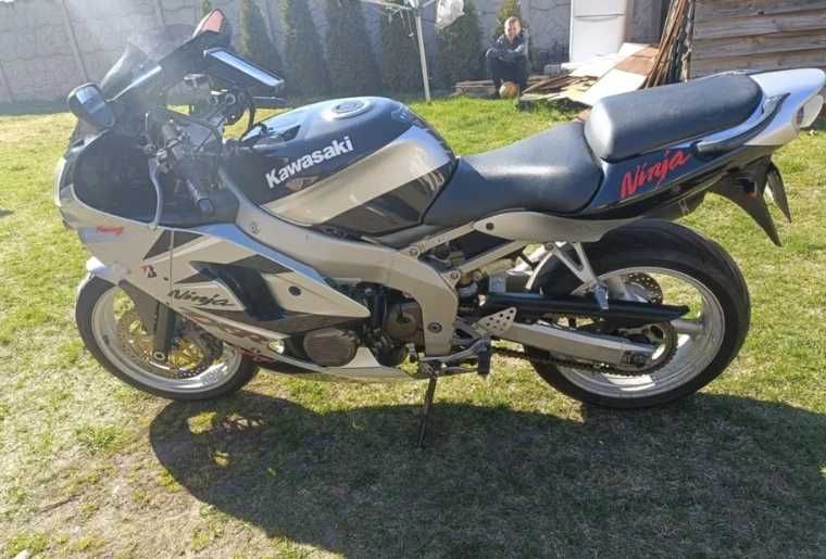 KAWASAKI ZX600-E7, 4циліндри, 600кубів, 6ст коробка. Можливо обмін