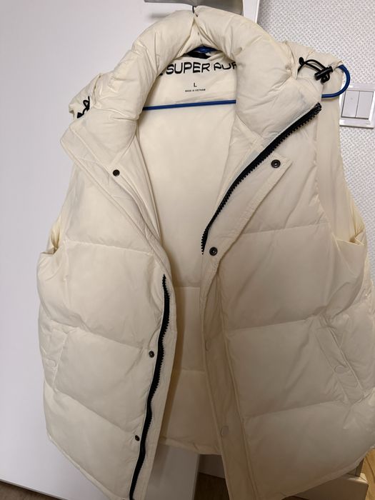 Пуховий жилет Aritzia