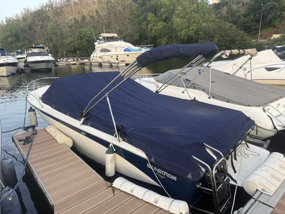 TROCO Barco Glastron Aventure 214