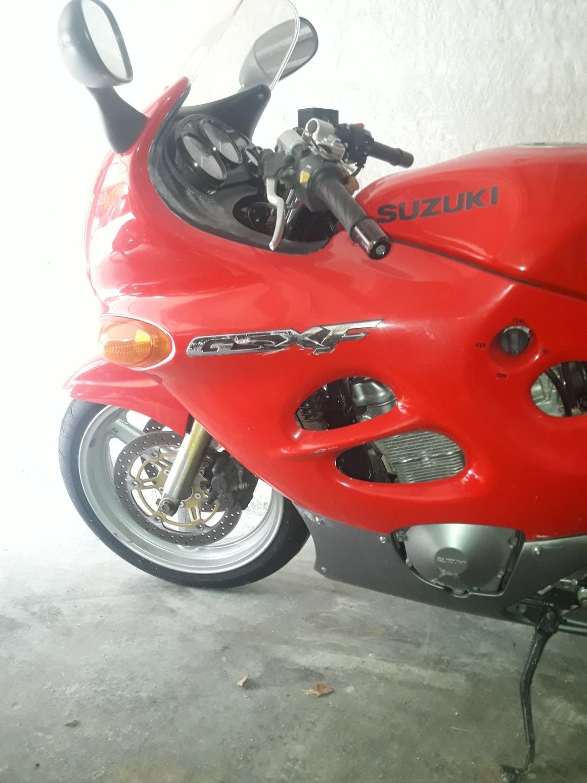 Suzuki gsx f 600