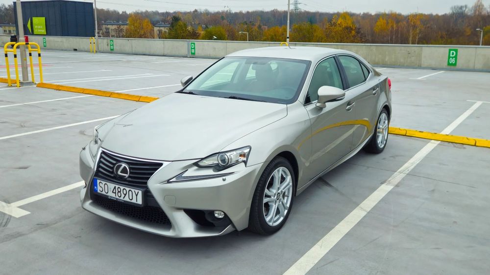 Lexus IS Lexus IS 200t / 300
