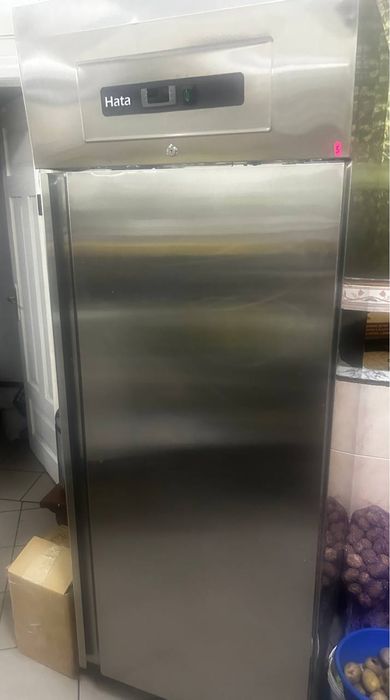 Холодильна шафа HATA GNH650TN морозилка