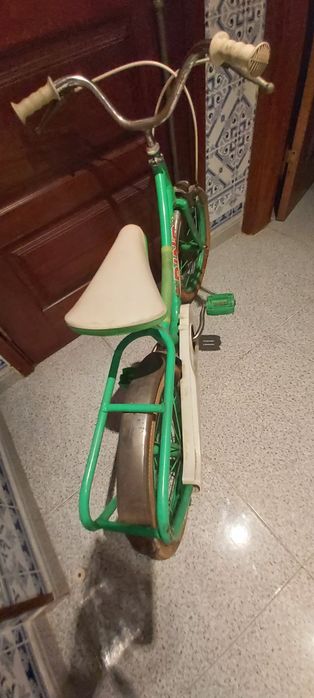 Bicicleta para peças ou arranjar.